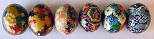 lot 218 image: 12 Decorative Eggs
