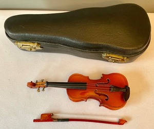 lot 278 image: Miniature Violin in a Case