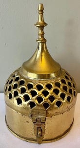 lot 316 image: Beautiful Brass Grouping