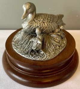 lot 336 image: Petite Chilmark Fine Pewter Canadian Goose Sculpture