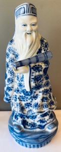 lot 353 image: 2 Blue and White Chinese Figurines