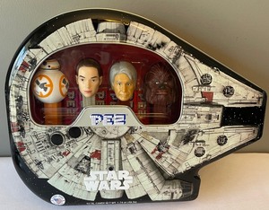 lot 347 image: Fun Pez Grouping