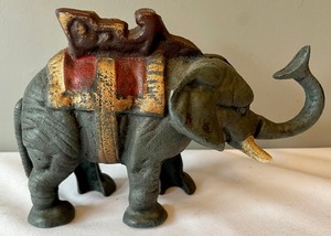 lot 155A image: Cute Cast Iron Elephant