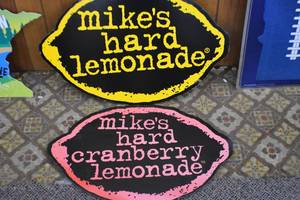 Mikes Lemonade signs