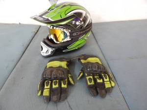 lot 6 image: Fulmer Dirt Bike Helmet Size Small With Goggles & Pair Of Motorcycle Driving Gloves