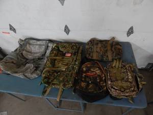 lot 16 image: 5-Camo BagsBackpacks