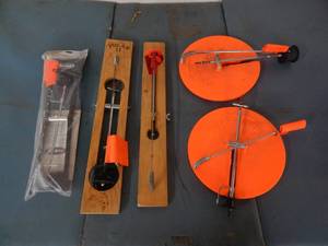 lot 28 image: 4-Ice Fishing Tip-Ups