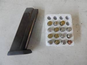 lot 43 image: 9mm Magazine & 15 9mm Rounds