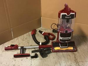 Navigator Lift-Away Self-Cleaning Brushroll Upright Vacuum by Shark Customer Returns See Pictures