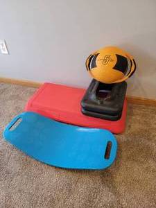 lot 101 image: Home Pilates Bundle