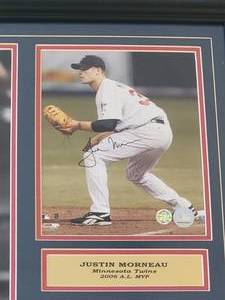 lot 2C image: Justin Morneau MVP Autograph with Authentication