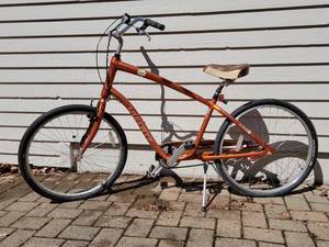 lot 13 image: 16 Frame Trek Cruiser