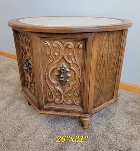 lot 57 image: Retro Drum Table