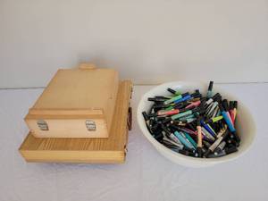 lot 142 image: Traveling Artist Package