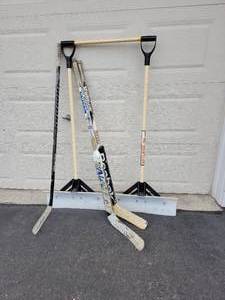 lot 154 image: Pond Hockey Bundle