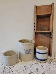 lot 77 image: Rustic Kitchen Dcor