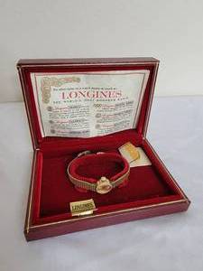 lot 5 image: Elegant Longines 10k Watch