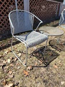 lot 304 image: Outdoor Metal Seating Set