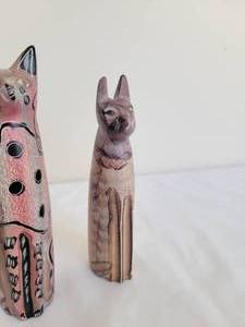 lot 82 image: Hand Carved Signed Fine Art Stone Cat Statues