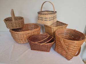 lot 305 image: Hand Woven Basket Collection