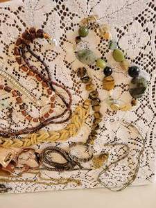 lot 255 image: Amazing Earthy Tone Costume Jewelry Collection
