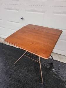 lot 7A image: Folding Student Desk