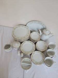 lot 180 image: Allegro Fine China Service