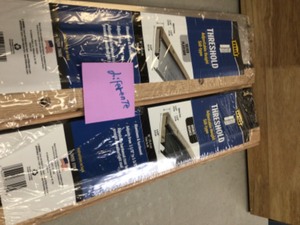 Lot of oak and vinyl threshold