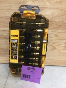 DEWALT 38 in. Drive Bit Socket Set with Case (17-Piece) Open box