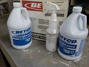 2 Gallon Jugs Betco Glass Cleaner a...