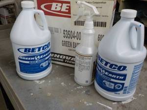 2 Gallon Jugs Betco Glass Cleaner a...