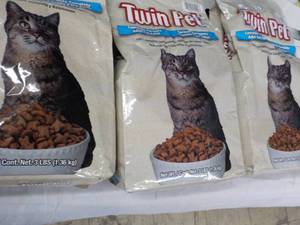 3 - 3 lb. Bags Twin Pet Adult Cat F...