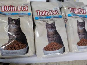 3 - 3 lb. Bags Twin Pet Adult Cat F...