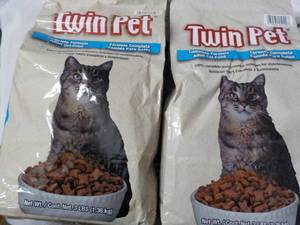 2 - 3 lb. Bags Twin Pet Adult Cat F...