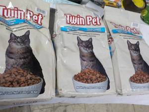 3 - 3 lb. Bags Twin Pet Adult Cat F...