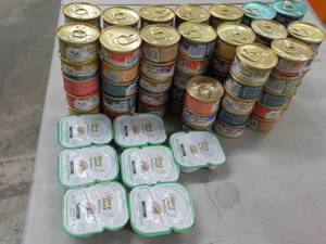 90 Cans Fancy Feast Cat Food...