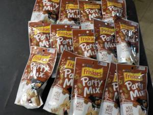 Friskies Party Mix for Cats...