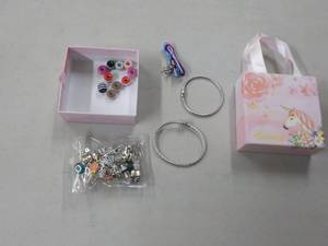 Charm Bracelet Kit...