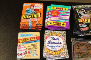 Unopened Baseball Card Pack Lot  33 Packs
