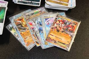 Pokemon Japanese & International TCG Lot w Bonus  700 Cards