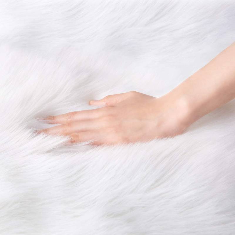 lot 164 image: Ashler Ultra Soft Faux Sheepskin Fur Rug, WHITE, 5 x 8