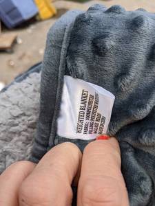 lot 69 image: Super Soft Weighted Blanket Reverse to Sherpa, 12 lbs, 48x72, Navy
