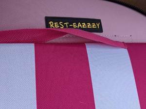 lot 77 image: Rest-Eazzzy Cat House, Outdoor Cat Bed with Portable Handle, Pink
