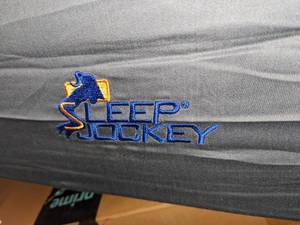 lot 211 image: Sleep Jockey Bed Wedge Pillow Cover - 100% Soft Egyptian Cotton Wedge