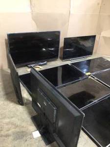 lot 34 image: Mix lot of assorted Medium Flat- Screen TVs - used for parts - review all pictures