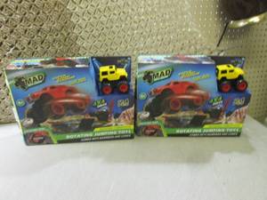 lot 13 image: (CSB) 2 Mad Off Road Rotating Junpi...