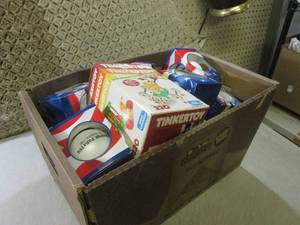 lot 77 image: (RM1) Box Full of Misc See Photos...