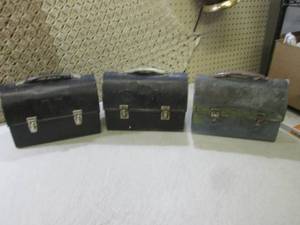 lot 81 image: (RM2) 3 Vintage Metal Lunch Pails...
