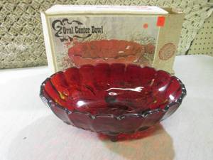 lot 87 image: (CSB) Glass Vintage Red Oval Center...