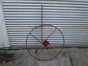 lot 111 image: (RMDR) Vintage Gandy Wheel for Meas...